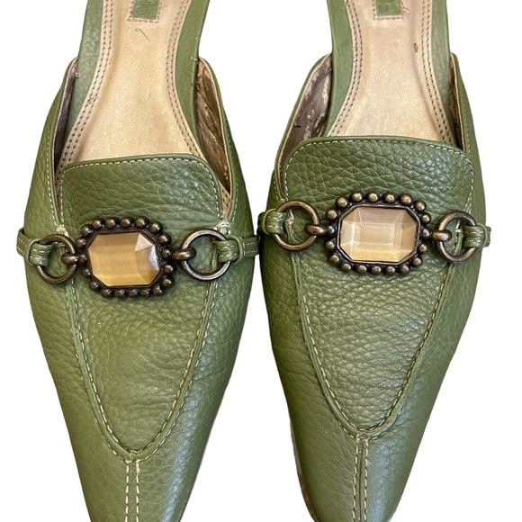 Unisa Olive Green Leather Slip On Size 9 - Picture 3 of 6